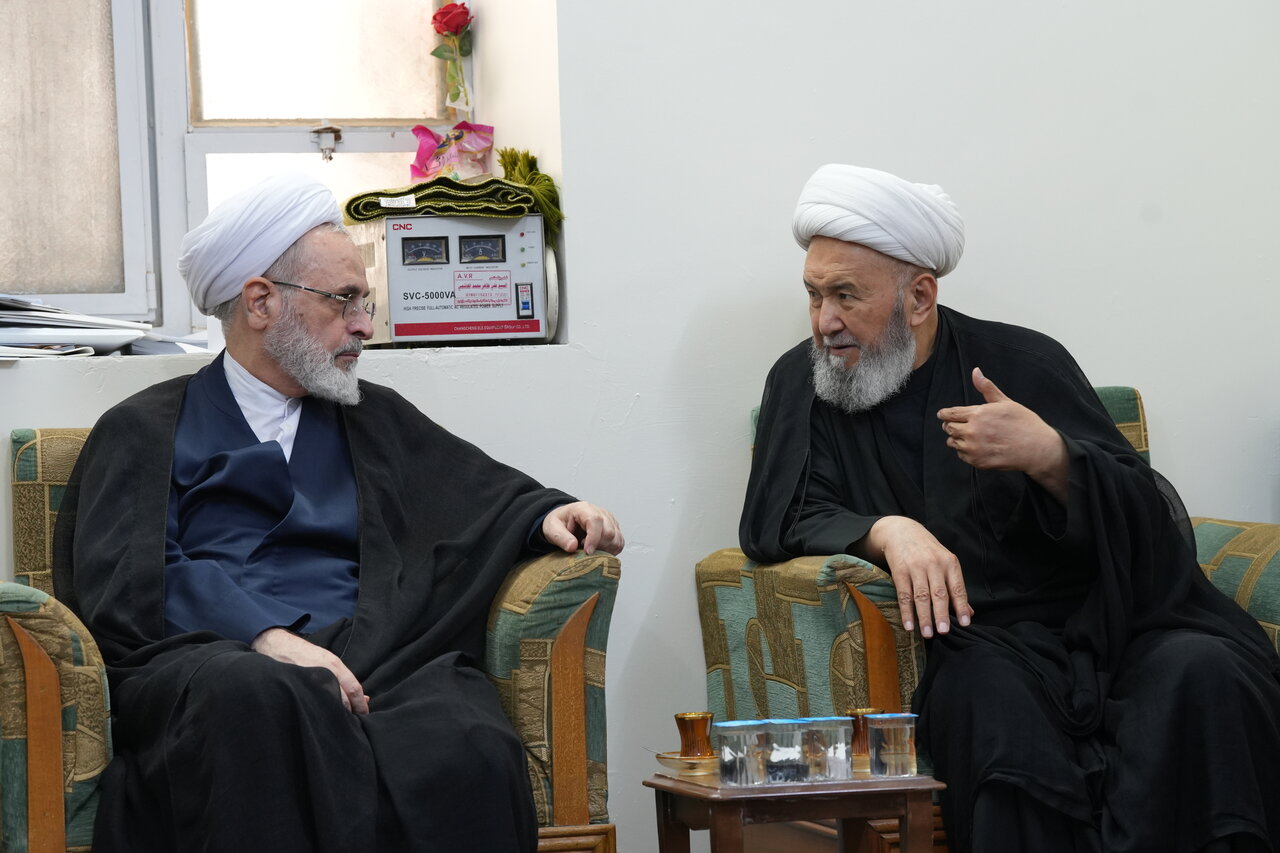 Ayetullah Arafi, Merhum Ayetullah el-Uzma Feyyaz’ın Evini Ziyaret Etti