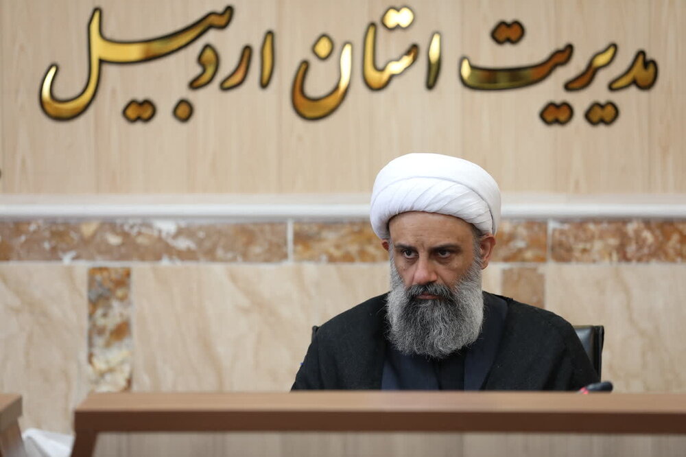 حوزه‌های علمیه خواهران مهد پرورش افسران جنگ نرم هستند