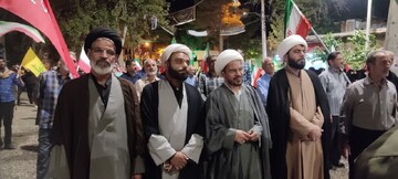 فریاد حق علیه استکبار در قلب نطنز طنین انداز شد