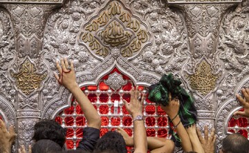نام امام حسین(ع) و زیارت قبر او شعار و علامت دین است