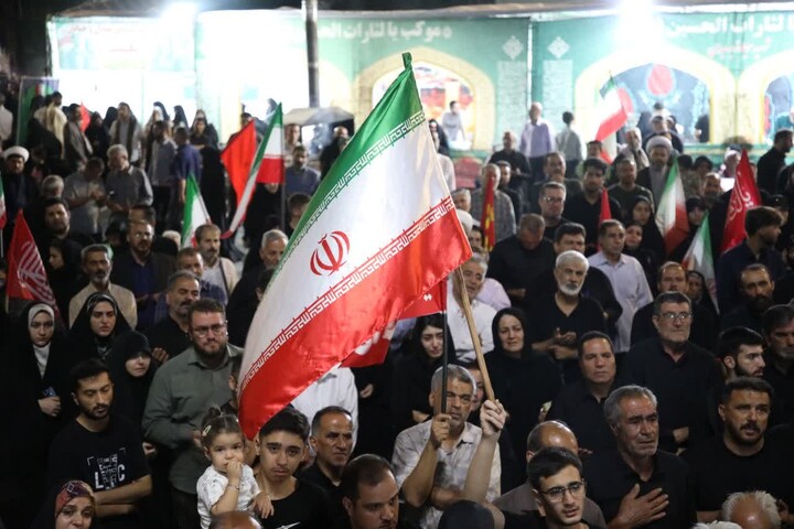 تصاویر/ یکصد و چهل و نهمین شب از تبلور حماسه حضور و ایستادگی مردم ولایتمدار و غیور ارومیه