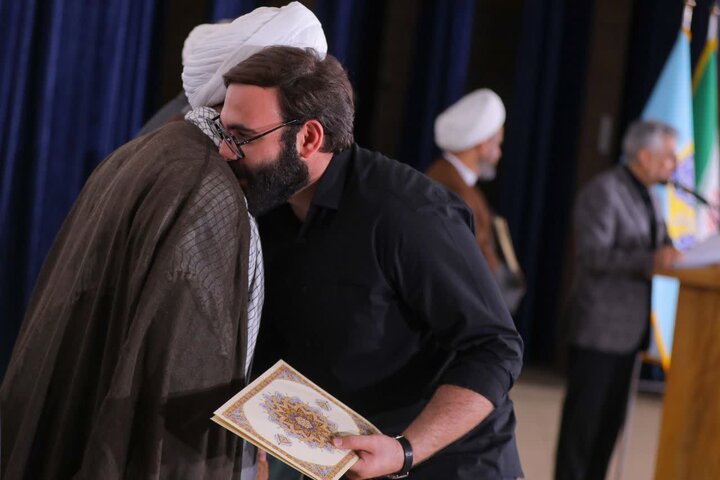 تصاویر/ مراسم گرامیداشت سالروز برگزاری اولین نمازجمعه انقلاب اسلامی در ساوجبلاغ