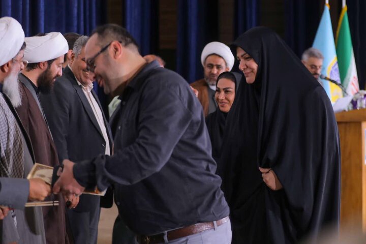 تصاویر/ مراسم گرامیداشت سالروز برگزاری اولین نمازجمعه انقلاب اسلامی در ساوجبلاغ