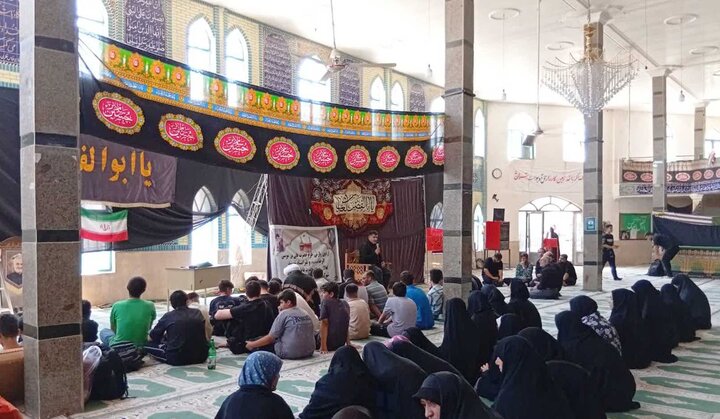 اعزام فعالان مسجد فاطمه‌الزهرا(س) خرم‌آباد با حضور امام جماعت مسجد به مشهد مقدس