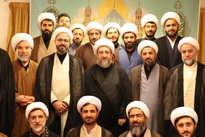 تصاویر / دیدار صمیمانه نماینده ولی فقیه در استان آذربایجان شرقی با دبیران امور مساجد استان آذربایجان شرقی