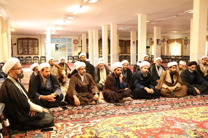 تصاویر / دیدار صمیمانه نماینده ولی فقیه در استان آذربایجان شرقی با دبیران امور مساجد استان آذربایجان شرقی