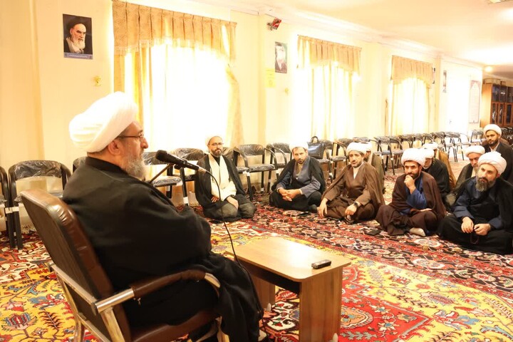 تصاویر / دیدار صمیمانه نماینده ولی فقیه در استان آذربایجان شرقی با دبیران امور مساجد استان آذربایجان شرقی