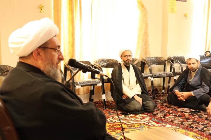 تصاویر / دیدار صمیمانه نماینده ولی فقیه در استان آذربایجان شرقی با دبیران امور مساجد استان آذربایجان شرقی