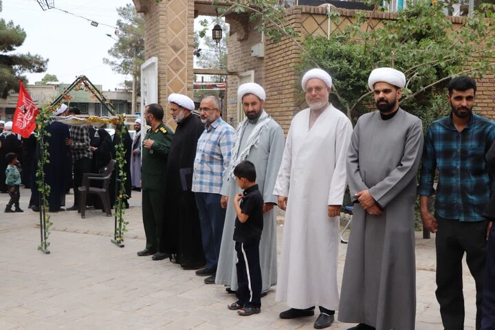 تصاویر| اعزام مبلغ گروه جهادی امام خامنه ای به پیاده روی اربعین