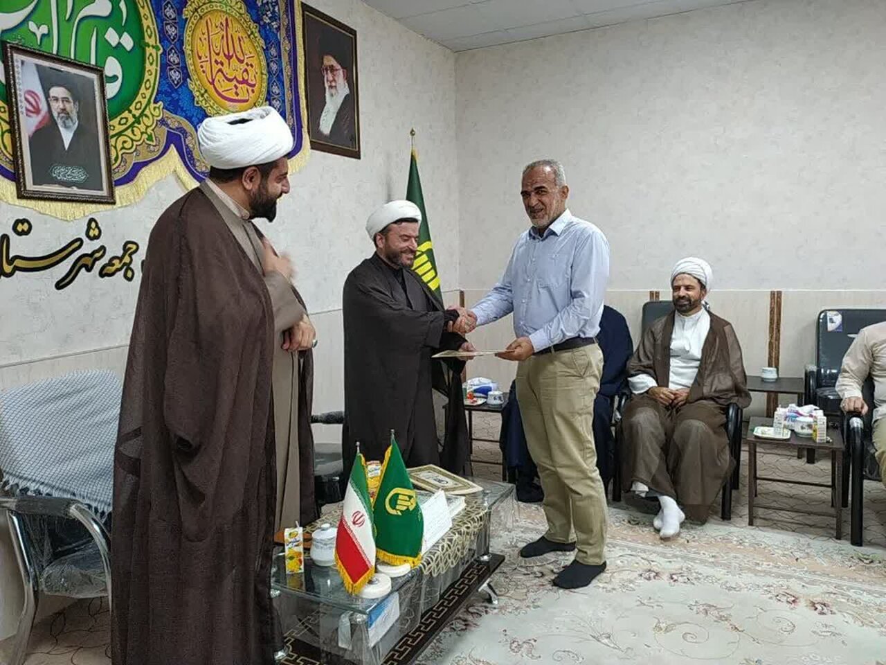 تصاویر/ آیین تجلیل از فعالین ستاد نمازجمعه شهرستان چایپاره
