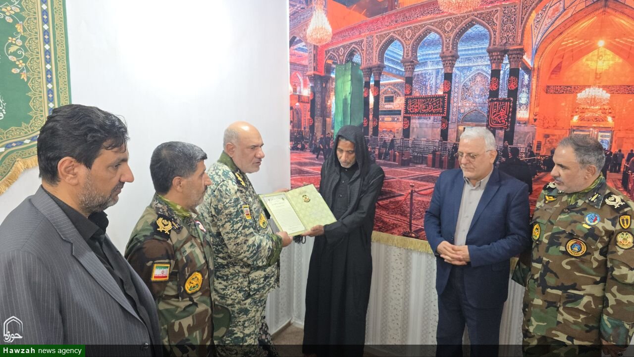 دیدار مسئولان با خانواده شهدای ارتش در اهواز