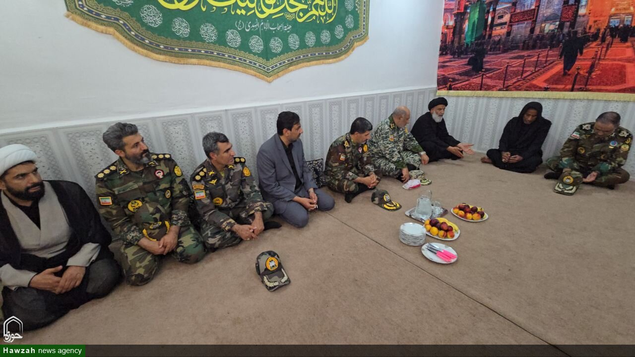 دیدار مسئولان با خانواده شهدای ارتش در اهواز