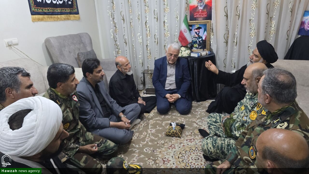دیدار مسئولان با خانواده شهدای ارتش در اهواز