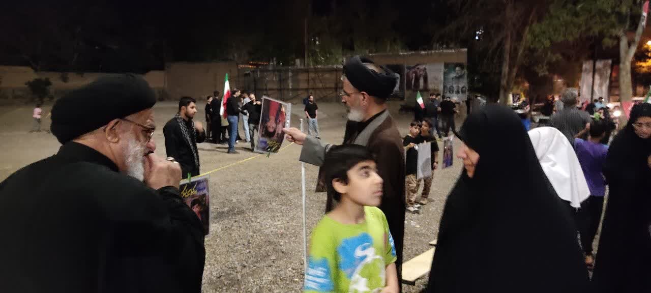 برپایی نمایشگاه تصاویر شهدای دانشآموز مدرسه میناب در حاشیه «موج ۱۴۹» در نطنز