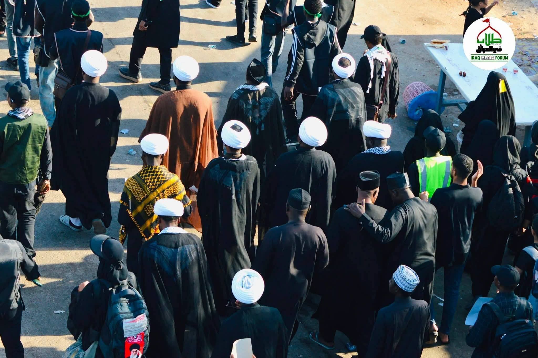 آغاز پیاده‌روی اربعین شاگردان شیخ ابراهیم زکزاکی از نجف به کربلا