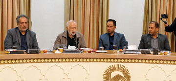 اهل قلم باید مکتب امام و رهبر شهید را بشناسند/ روایت درست انقلاب، مأموریت تاریخی اهل فرهنگ است+ تصاویر