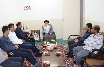 جذب نوجوانان باید از مسجد محله شروع شود