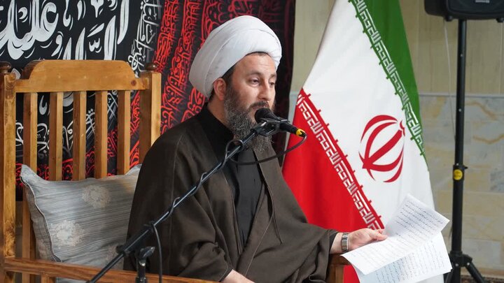 تصاویر/ ود و چهارمین جلسه از سلسله جلسات تفسیر قرآن کریم در خوی