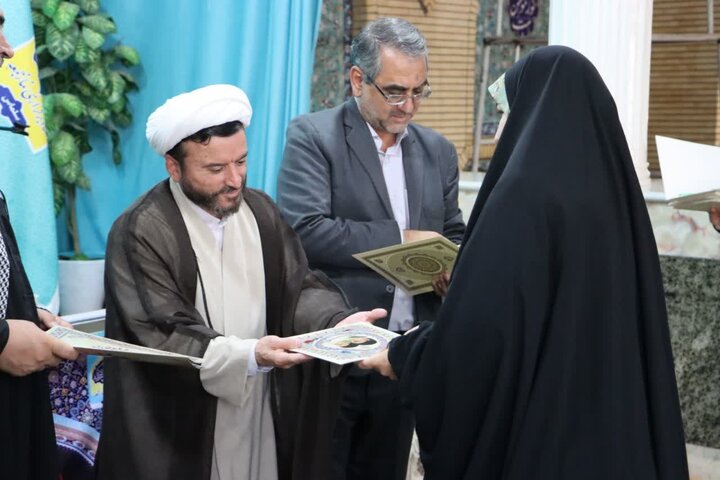 تصاویر/ تجلیل مدیر شورای سیاستگذاری ائمه جمعه آذربایجان غربی از خادمین نماز جمعه سلماس