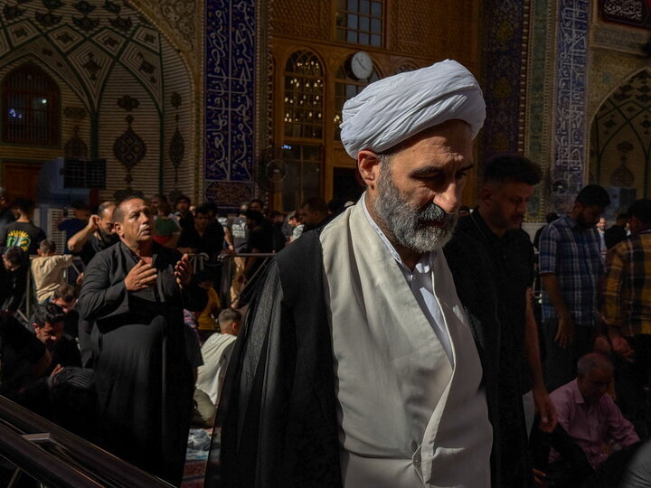 حضور پرشور زائران اربعین حسینی در حرم امیرالمؤمنین(ع)/ ایوان نجف عجب صفایی دارد