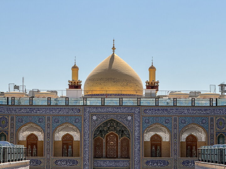 حضور پرشور زائران اربعین حسینی در حرم امیرالمؤمنین(ع)/ ایوان نجف عجب صفایی دارد