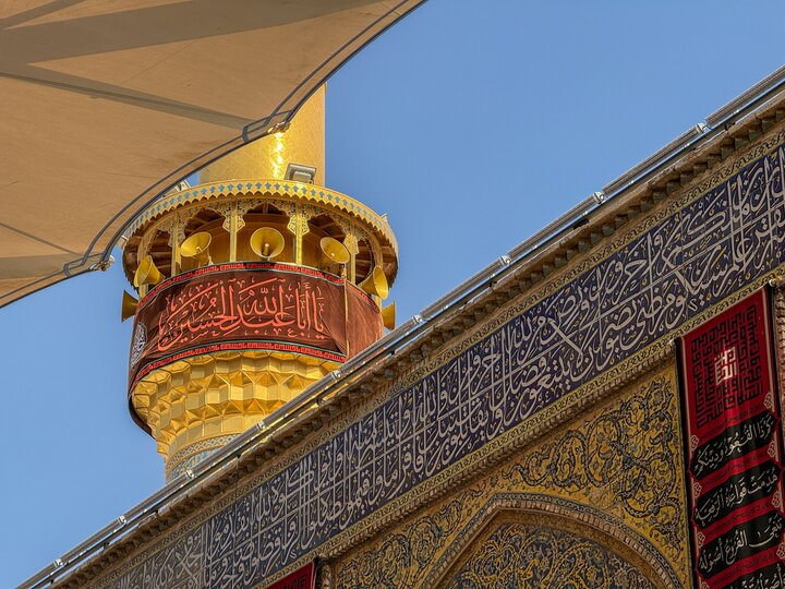 حضور پرشور زائران اربعین حسینی در حرم امیرالمؤمنین(ع)/ ایوان نجف عجب صفایی دارد