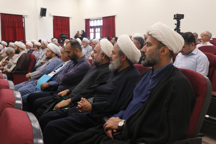 تصاویر / آئین رونمایی از مجموعه 9 جلدی «ظهر آدینه»
