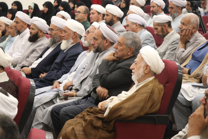 تصاویر / آئین رونمایی از مجموعه 9 جلدی «ظهر آدینه»