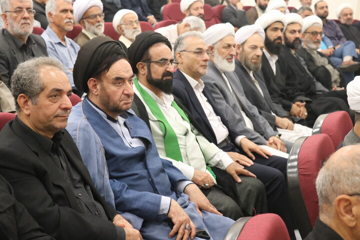 تصاویر / آئین رونمایی از مجموعه 9 جلدی «ظهر آدینه»