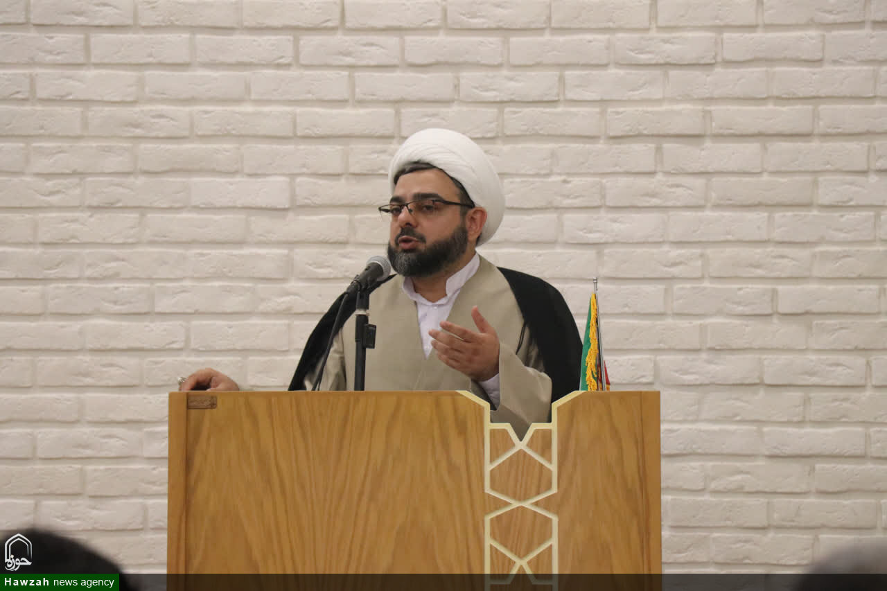 مجموعه «ظهر آدینه»؛ میراثی ماندگار از معارف دینی و دغدغه‌های اجتماعی است