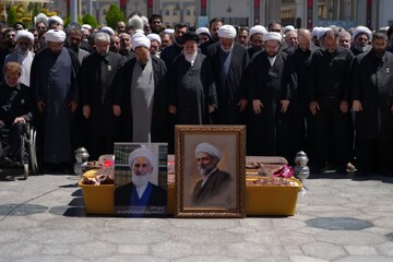 تصاویر/ تشییع پیکر حجج اسلام والمسلمین عبدالکریم عبداللهی نژاد، شیخ محمدرضا خلیلی یزدی و سید محمد نقیبی در مشهد