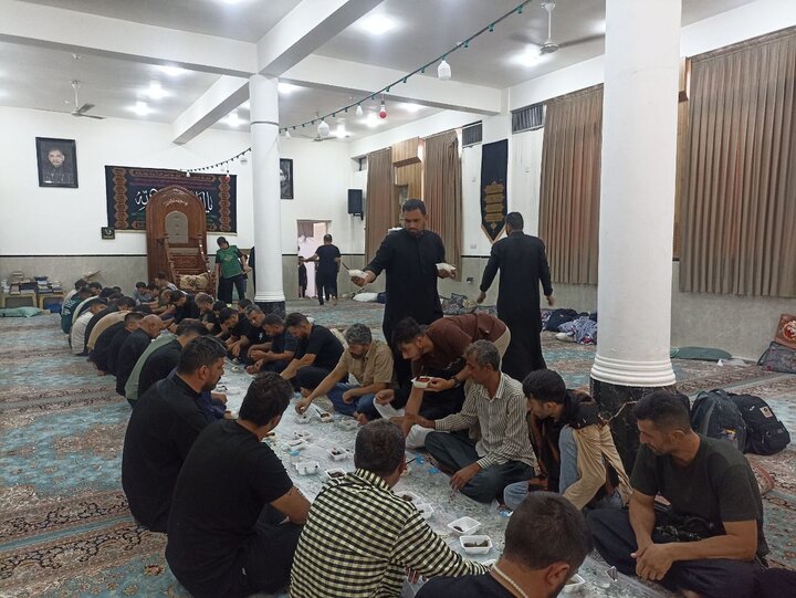 حوزه /تداوم خدمت رسانی موکب بین‌المللی عبرات حوزه علمیه استان قزوین برای زائران پیاده اربعین حسینی