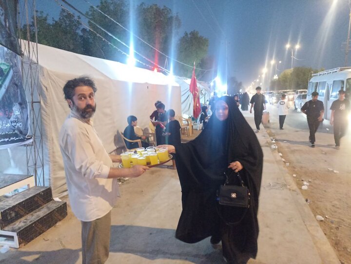 حوزه /تداوم خدمت رسانی موکب بین‌المللی عبرات حوزه علمیه استان قزوین برای زائران پیاده اربعین حسینی