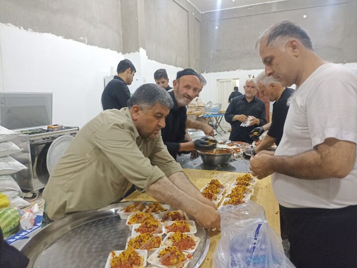 حوزه /تداوم خدمت رسانی موکب بین‌المللی عبرات حوزه علمیه استان قزوین برای زائران پیاده اربعین حسینی