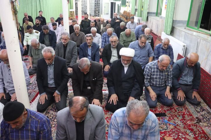 تصاویر/ حضور نماینده ولی فقیه در تجمع شبانه مردم غیور رینه لاریجان