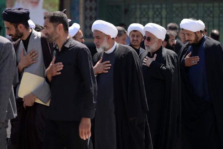 مراسم تشییع و اقامه نماز آیت الله علم الهدی بر پیکر حجج اسلام والمسلمین عبدالکریم عبداللهی نژاد و همسر مکرمه شان به همراه شیخ محمدرضا خلیلی یزدی و سید محمد نقیبی