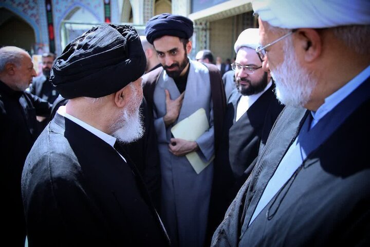 مراسم تشییع و اقامه نماز آیت الله علم الهدی بر پیکر حجج اسلام والمسلمین عبدالکریم عبداللهی نژاد و همسر مکرمه شان به همراه شیخ محمدرضا خلیلی یزدی و سید محمد نقیبی
