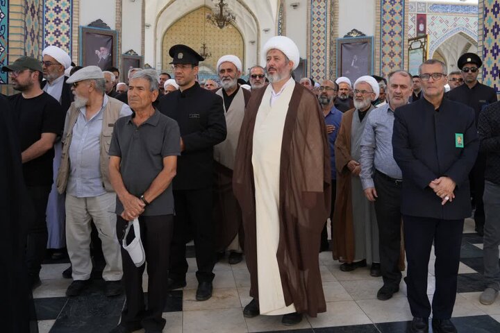 مراسم تشییع و اقامه نماز آیت الله علم الهدی بر پیکر حجج اسلام والمسلمین عبدالکریم عبداللهی نژاد و همسر مکرمه شان به همراه شیخ محمدرضا خلیلی یزدی و سید محمد نقیبی