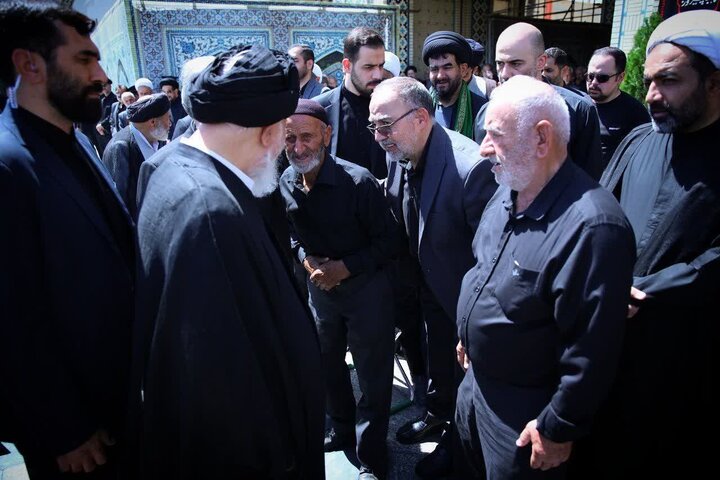 مراسم تشییع و اقامه نماز آیت الله علم الهدی بر پیکر حجج اسلام والمسلمین عبدالکریم عبداللهی نژاد و همسر مکرمه شان به همراه شیخ محمدرضا خلیلی یزدی و سید محمد نقیبی