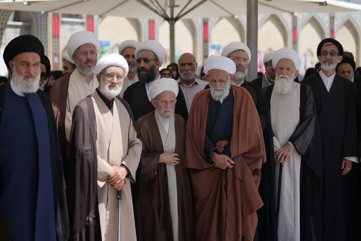 مراسم تشییع و اقامه نماز آیت الله علم الهدی بر پیکر حجج اسلام والمسلمین عبدالکریم عبداللهی نژاد و همسر مکرمه شان به همراه شیخ محمدرضا خلیلی یزدی و سید محمد نقیبی