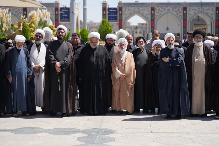 مراسم تشییع و اقامه نماز آیت الله علم الهدی بر پیکر حجج اسلام والمسلمین عبدالکریم عبداللهی نژاد و همسر مکرمه شان به همراه شیخ محمدرضا خلیلی یزدی و سید محمد نقیبی