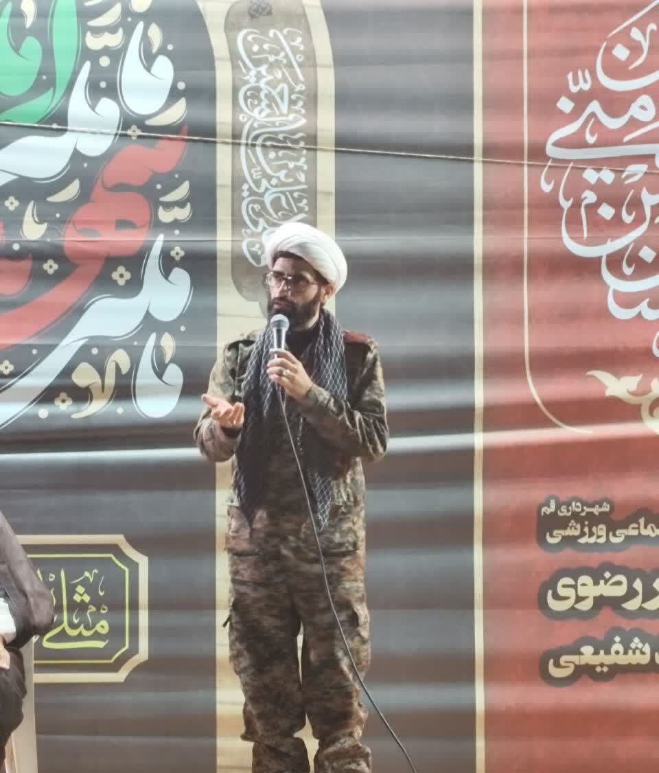 زائران اربعین، از میدان مفید قم، راهی کربلا شدند