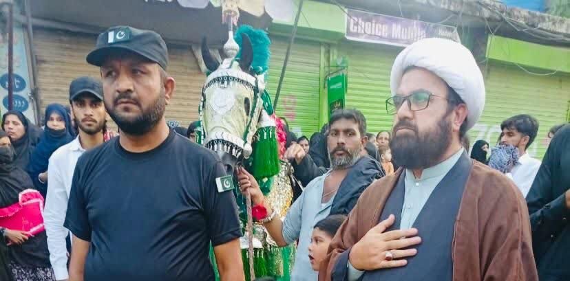 راولپنڈی میں چہلمِ امام حسین (ع) کے جلوس میں علامہ اشفاق وحیدی کی شرکت / عزاداری میں رکاوٹیں فوری ختم کرنے کا مطالبہ