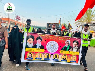 تداوم پیاده‌روی اربعین شاگردان شیخ زکزاکی در عراق؛ ورود به دومین روز حرکت از نجف به کربلا
