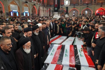 تشییع و اقامه نماز بر شهدای حشد الشعبی در حرم حضرت امیرالمومنین(علیه السلام) + تصاویر