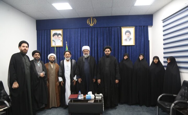 تصاویر/ دیدار مدیران مدارس علمیه دشتی با امام جمعه