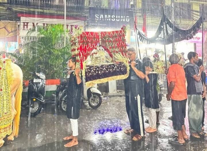 কারবালার অমর শহীদদের স্মৃতিতে ‘জুলুস-ই-আউন ও মুহাম্মদ’-এর বিরাট আয়োজন