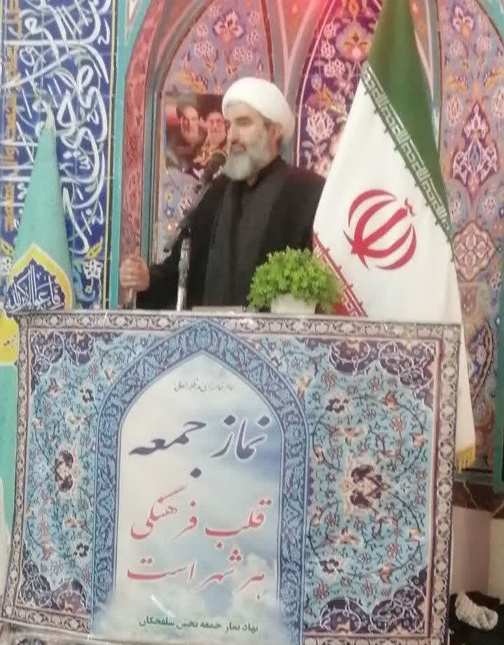 تداوم مقاومت ضامن عزت جامعه اسلامی است