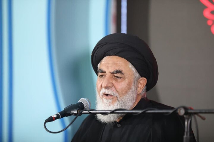 زائران اربعین حافظ اسلام و فرهنگ عاشورا هستند