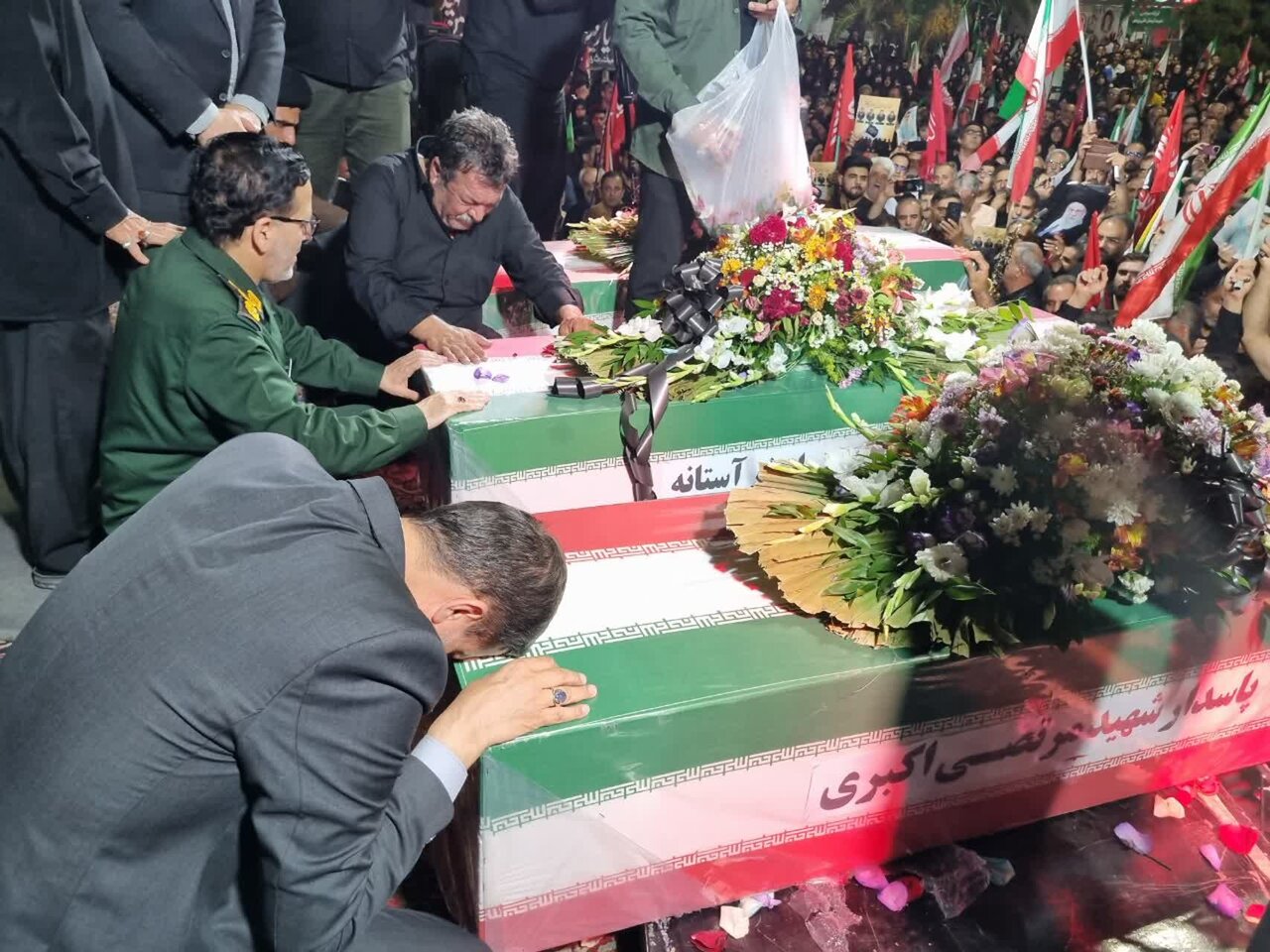 مراسم وداع با شهدای پاسدار امنیت اربعین حسینی شهرستان کاشان برگزارشد